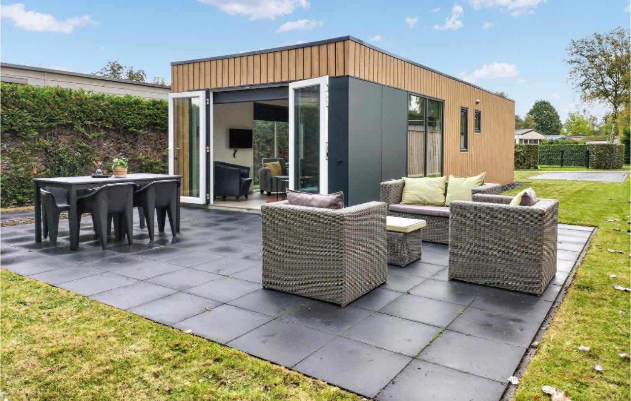 2 Bedroom Awesome Home In Heinkenszand Bagian luar foto