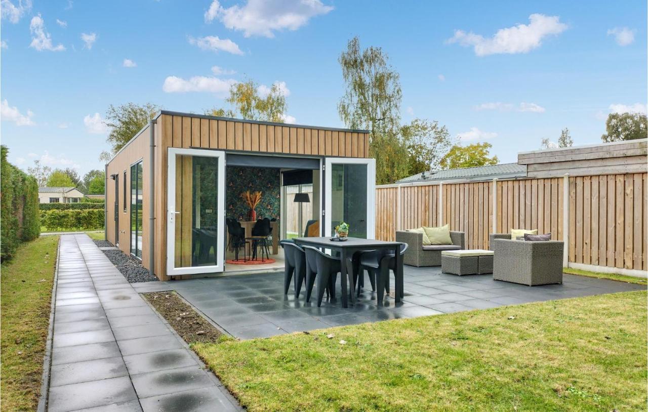 2 Bedroom Awesome Home In Heinkenszand Bagian luar foto